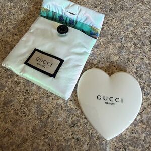 Beauty Heart-Shaped Mirror